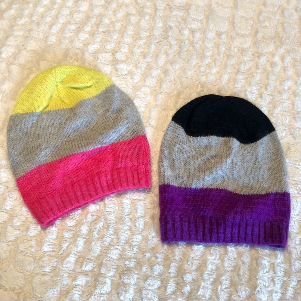 VS Moda Intl. Beanie Bundle